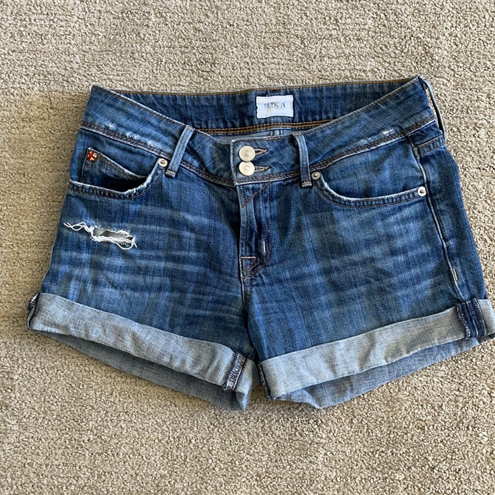 Hudson Crowley mid thigh short
